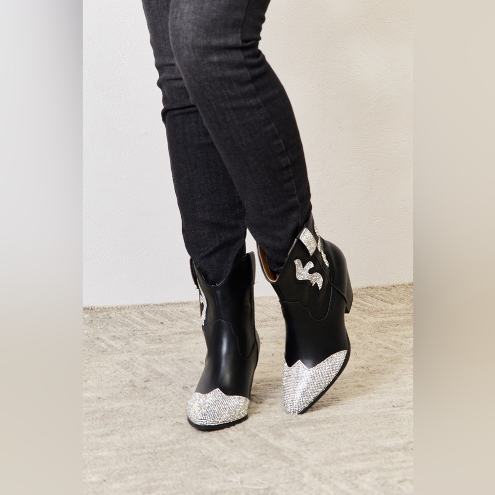 East Lion Corp Rhinestone Pointed  Boots